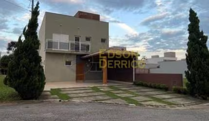 Sobrado em Condomínio com 3 quartos para Locação, Condomínio Residencial e Comercial Laguna - Pindamonhangaba