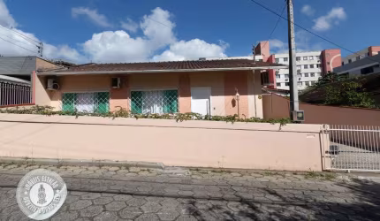 Casa com 3 quartos à venda no Velha, Blumenau , 163 m2 por R$ 860.000