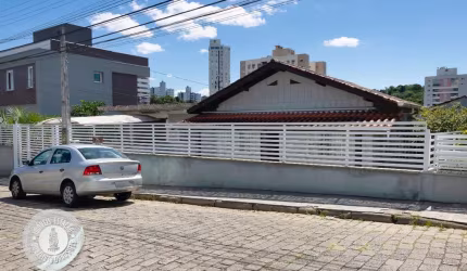 Casa com 3 quartos à venda na Vila Nova, Blumenau , 300 m2 por R$ 550.000