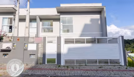 Casa com 3 quartos à venda na Bela Vista, Gaspar , 140 m2 por R$ 685.000