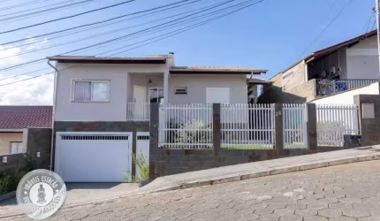 Casa com 3 quartos à venda em Água Verde, Blumenau , 361 m2 por R$ 1.200.000