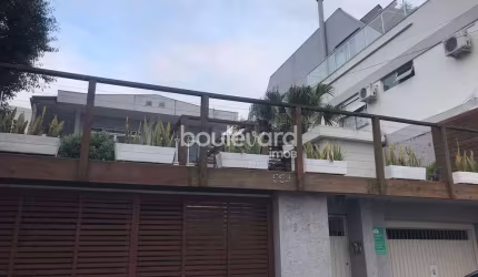 Casa de 3 Dormitórios | 1 Suíte | Coqueiros | Florianópolis