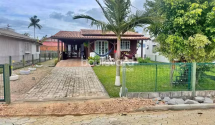 Casa de 2 Dormitórios I Areias do Meio I Gov. Celso Ramos