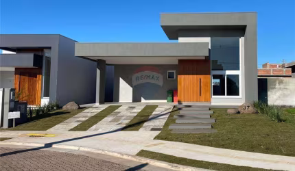 Ótima casa Condomínio Terras Alpha