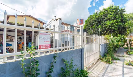 Terreno com 2 Casas  no Bairro Marrocos