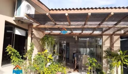 Excelente casa com piscina próxima ao mar em Balneário Pinhal