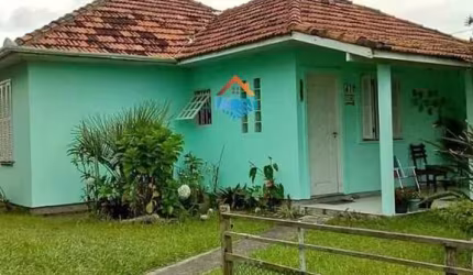 Bela casa no Centro de Balneário pinhal