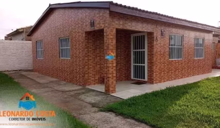 Bela casa com ótima localização em Cidreira