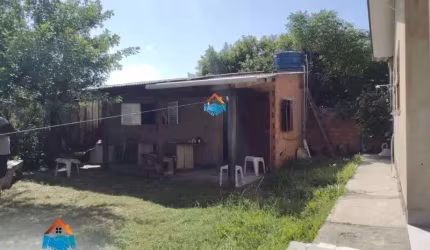 Casa geminada no bairro Pinhal Sul