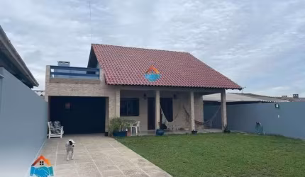 Casa com mezanino no Centro de Cidreira