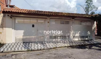 Casa térrea com sobrado nos fundos à venda na Vila Jaguara