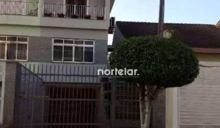 Lindo sobrado à venda no City Pinheirinho