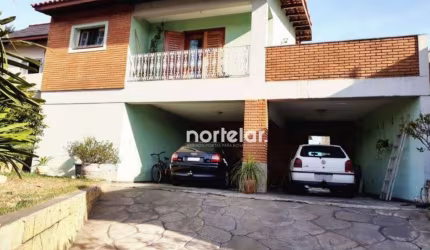 Ótimo sobrado à venda na Vila Mangalot