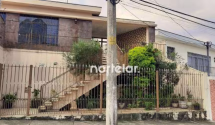 Casa assobradada à venda no Parque São Domingos