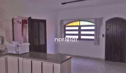 Ótimo sobrado à venda na Vila Clarice