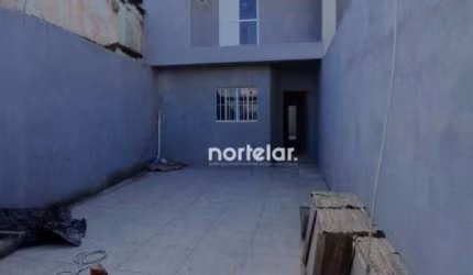 SOBRADO COM C0BERTURA.