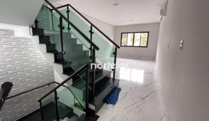 Sobrado à VENDA 136 m2 - 3 quartos - 2 vagas - City Pinheirinho