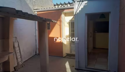 casa térrea,  3 dormitórios,  sala , ampla cozinha,  banheiro , lavanderia externa , garagem , (piso da garagem necessita reparos)   imovel localizado