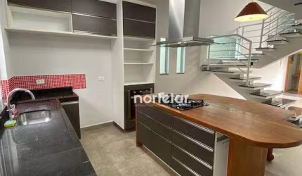 Sobrado, localizado no bairro Conjunto Residencial Vista Verde