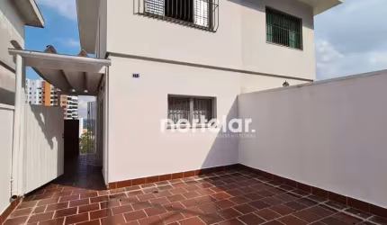 CASA COM 3 QUARTOS ALTO DE PINHEIROS.