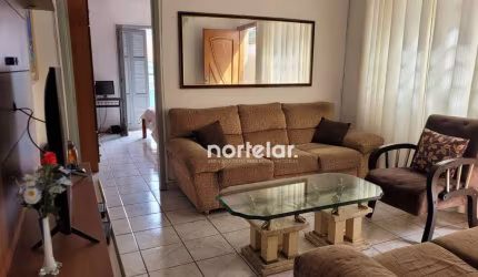 Casa assobradada à venda no Parque São Domingos