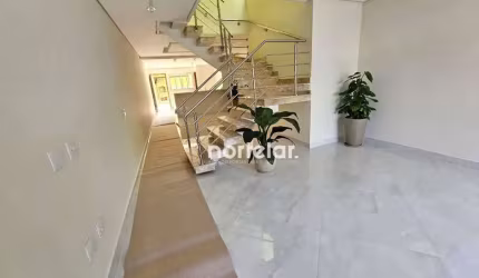 SOBRADO 3 SUÍTES, 4 VAGAS GARAGEM, SALA INTEGRADA COZINHA