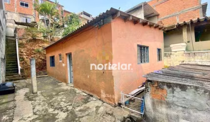 Características da Casa:  - 2 dormitórios, um podendo ser usado como closet. - 1 cozinha bem ampla com uma maravilhosa iluminação natural, ideal para