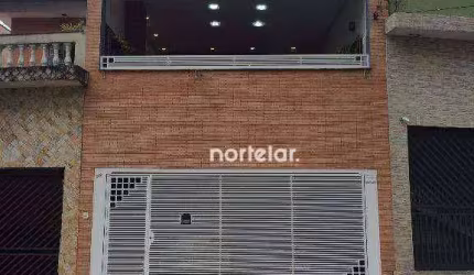 Lindo sobrado com uma localização privilegiada, na região do parque São Domingos   3 dormitórios | 3 suítes (uma sendo suíte master com banheira, clos