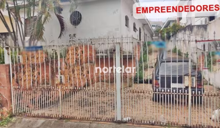 Excelente terreno na Vila Ipojuca, plano, 425m², 12x35. Próximo à Rua Toneleros. Possui construção antiga.