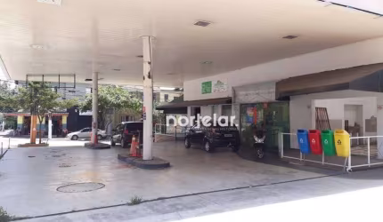 Terreno com vocação para posto de gasolina. Farmácias e Lojas.