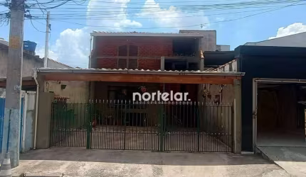 Sobrado à venda na Vila Mangalot