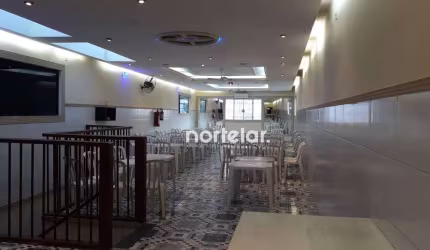 Excelente Espaço Comercial com Salões Amplos e Salas Versáteis – Ideal para Negócios e Eventos!