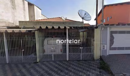 Ótima casa à venda no Parque Maria Domitila