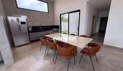 Casa nova semi mobiliada com 3 quartos , sendo 2 suítes, 4 banheiros, area Gourmet e Segurança 24H