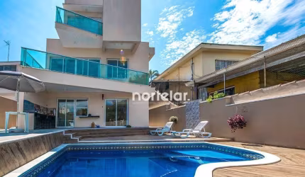 Exclusividade e Sofisticação no Alto da Lapa!  Descubra esta residência impecável, projetada para oferecer conforto, requinte e uma vista deslumbrant