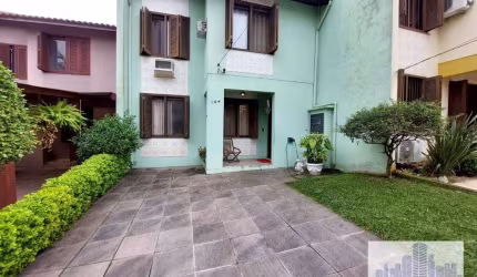 CASA 4 DORM. E 2 SUITES +PEÇAS AMPLAS