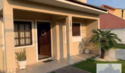 LINDA CASA DE ESQUINA COM 3 DORM. SUITE E PATIO COM PISCINA