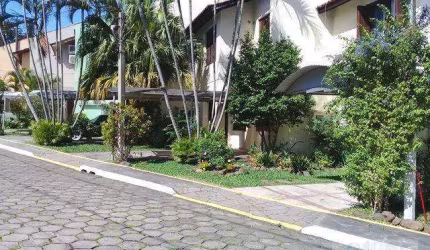 ATENÇÃO BARBADA LINDA E AMPLA RESIDENCIA EM CONDOMINIO DE BAIXO CUSTO ,LOCAL PREVILEGIADO E SEGURO