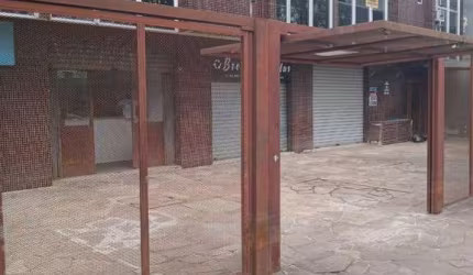 FELIX DA CUNHA LOJA DE RUA COM ESTACIONAMENTO PRIVATIVO