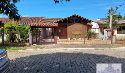 LINDA CAS DE MADEIRA NOBRE COM 3 DORM. SUITE E GARAGEM