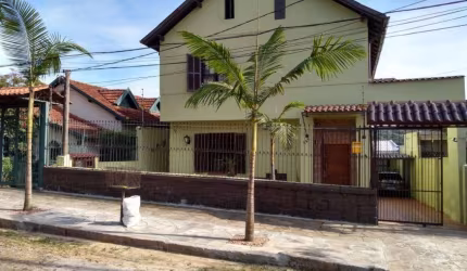 Casa à venda, 360 m² por R$ 650.000,00 - Medianeira - Porto Alegre/RS