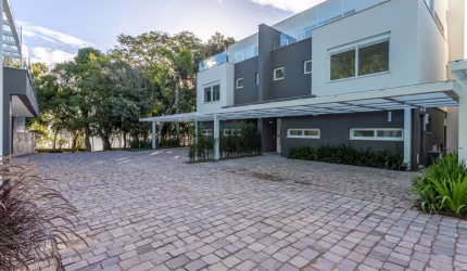 Casa com 3 dormitórios à venda, 449 m² por R$ 2.750.000,00 - Pedra Redonda - Porto Alegre/RS