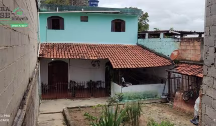 Casa com 2 quartos à venda na Rua João Ferreira, 80, Praia, Contagem por R$ 195.000