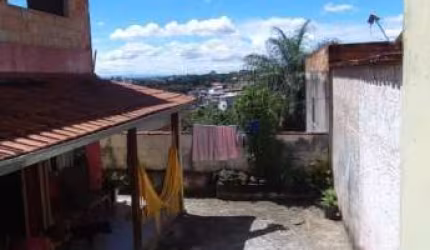 Casa com 3 quartos à venda na Rua Seis, 19, Vila Itália, Contagem por R$ 258.000