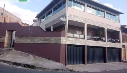 Casa com 3 quartos à venda na Goiânia, 120, Niterói, Betim por R$ 700.000