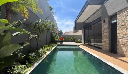 Casa térrea alto padrão com 267 m², 3 quartos/suítes à venda no Condomínio Alphaville em Ribeirão Preto/SP I Imobiliária Brioni imóveis