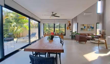 Casa alto padrão com 380m², 3 quartos/suítes para locação no Condomínio Reserva Santa Luisa em Ribeirão Preto/SP I Imobiliária Brioni imóveis