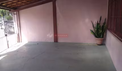 Casa terrea para locação e venda, com 2 dorm, sala, coz, 2 vagas, quintal. Oportunidade