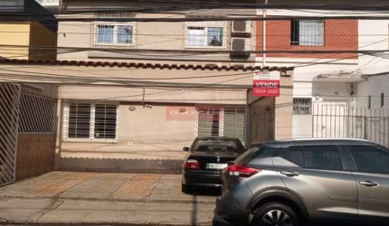 Casa Comercial na R Chafic Maluf para Consultórios , 11 salas, 6 banheiros e 3 vagas