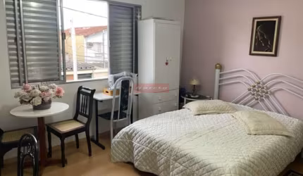 CASA DE VILA COM 2 DORMITÓRIOS, 2 BANHEIROS E 2 VAGAS DE GARAGEM